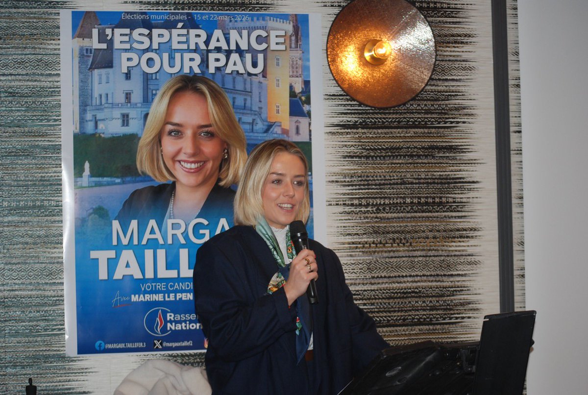 margauxtaillef2's tweet photo. Première réunion publique à Pau pour l’ @EsperancePau ! 
De très nombreux palois ont répondu présent, quelle réussite, quelle énergie ✨
À très vite sur le terrain 💪🏼 https://t.co/PUbH7IAj9G