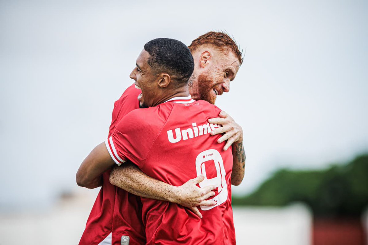 Fim de jogo: América 4x1 Laguna.

Os gols do Alvirrubro foram marcados por Salatiel, Souza, Aruá e Evandro, enquanto Erivelton descontou para o time vegano. 

Com o resultado, o América chega a 9 pontos, ultrapassa o ABC no saldo de gols e reassume a liderança do Campeonato