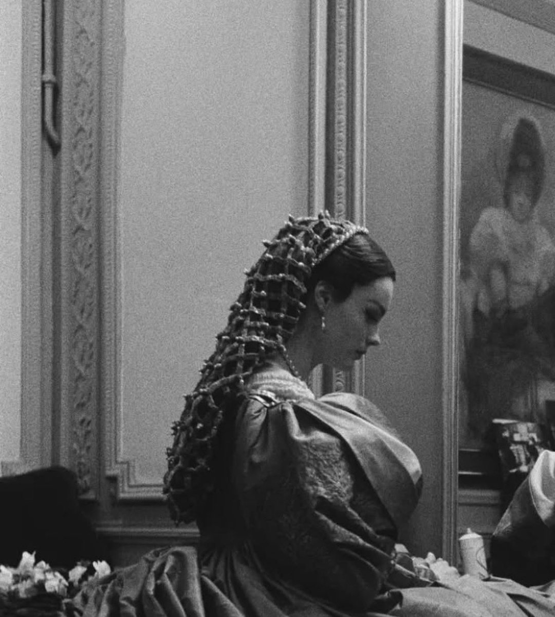 sapphicmacbeth's tweet image. romy schneider during a rehearsal of ‘dommage qu'elle soit une putain’—théâtre de paris, 1961.