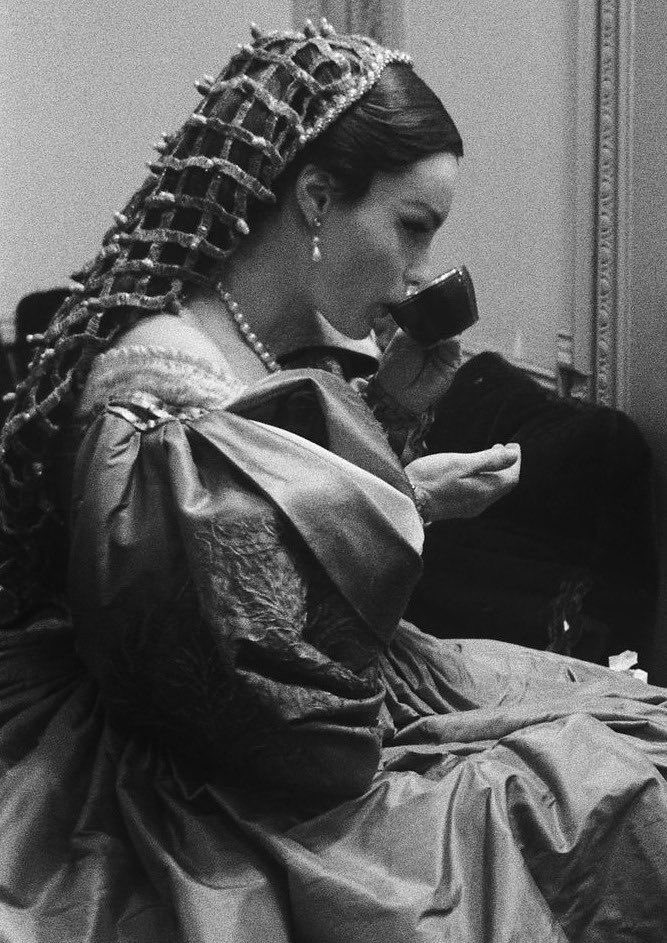 sapphicmacbeth's tweet image. romy schneider during a rehearsal of ‘dommage qu'elle soit une putain’—théâtre de paris, 1961.