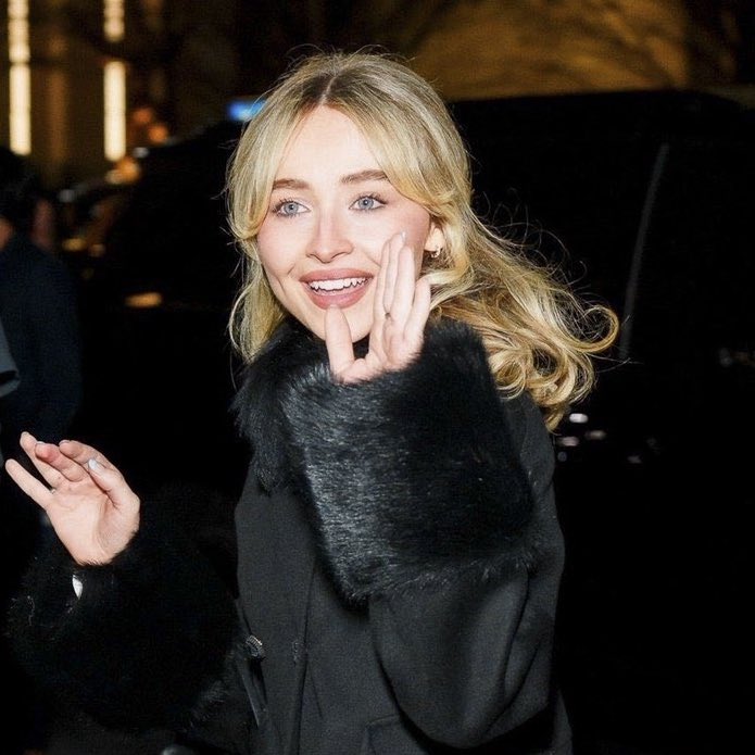 sabfawn's tweet photo. helloooooow she  invented  princessism https://t.co/Ulbe5ihyOh