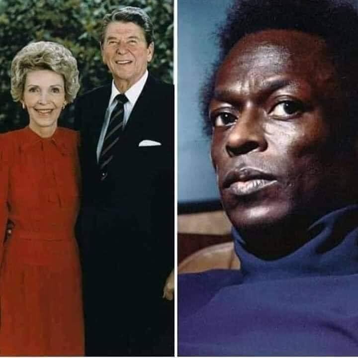 vanmutoka1's tweet photo. 🟥🇺🇲Le président américain Ronald Reagan a organisé en 1987 un dîner à la Maison-Blanche après être devenu président des États-Unis.
Au cours de la réception, la Première dame circulait parmi les invités pour les saluer. Son attention fut attirée par un homme noir, vêtu modestement. Parmi les invités blancs, elle ne l’avait pas reconnu.
Elle s’approcha de lui, avec une politesse teintée de condescendance, et lui dit :
« Monsieur, puis-je savoir ce que vous avez fait pour mériter cette invitation au dîner ? »
Il lui répondit :
« J’ai changé le cours de la musique cinq ou six fois… Et vous, qu’avez-vous fait pour devenir Première dame, sinon épouser le président ? »
L’homme était Miles Davis, l’un des plus grands musiciens de jazz de l’histoire des États-Unis.
Il était compositeur, trompettiste, chef d’orchestre, arrangeur, auteur autobiographique, musicien de jazz, acteur, auteur-compositeur et compositeur de musiques de films, et il n’acceptait ni ne supportait l’humiliation pour sa couleur de peau .