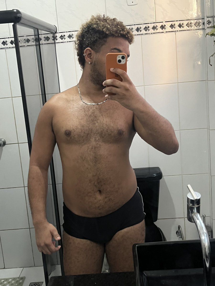 Errari___'s tweet image. Fico gag com meu corpo nessa