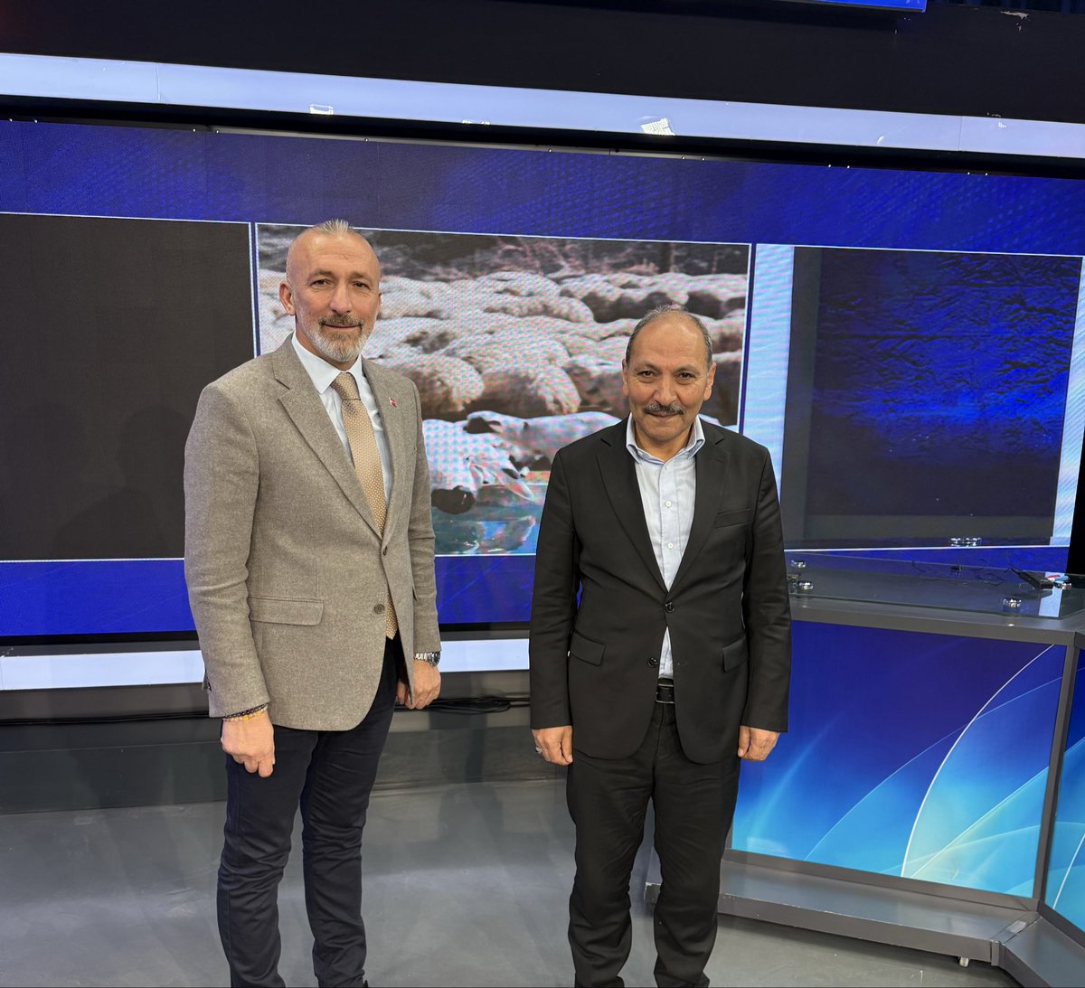 Kanal 23 ekranlarında yayınlanan "Dört Mevsim Tarım" programımızın bu haftaki konuğu olan Elazığ Damızlık Koyun ve Keçi Yetiştiricileri Birliğ Başkanı Sayın  Mahmut Sezer’e  çok teşekkür ediyorum.
<a href="/TCTarim/">T.C. Tarım ve Orman Bakanlığı</a> <a href="/elazig_valiligi/">T.C. Elazığ Valiliği</a>  <a href="/elazigtarim/">elazig tarim</a>  <a href="/Kanal23HD/">Kanal 23</a>