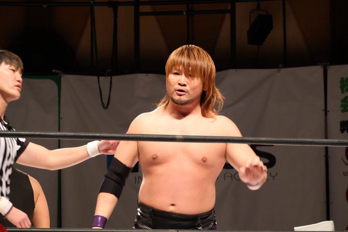 Cg4ueBgYOsI1T53's tweet image. 浅川さんの分厚い胸板、鋭いサッカーボールキック、重いエルボー

#浅川紫悠
#Roguenation
#大阪プロレス