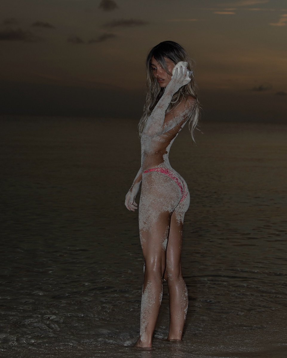 lilyrosedrus's tweet image. Lily-Rose Depp by Walker Bunting, 2024