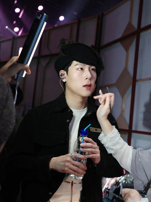 Jooheon on Music Bank behind the scenes #주헌 #JOOHONEY (1/2)