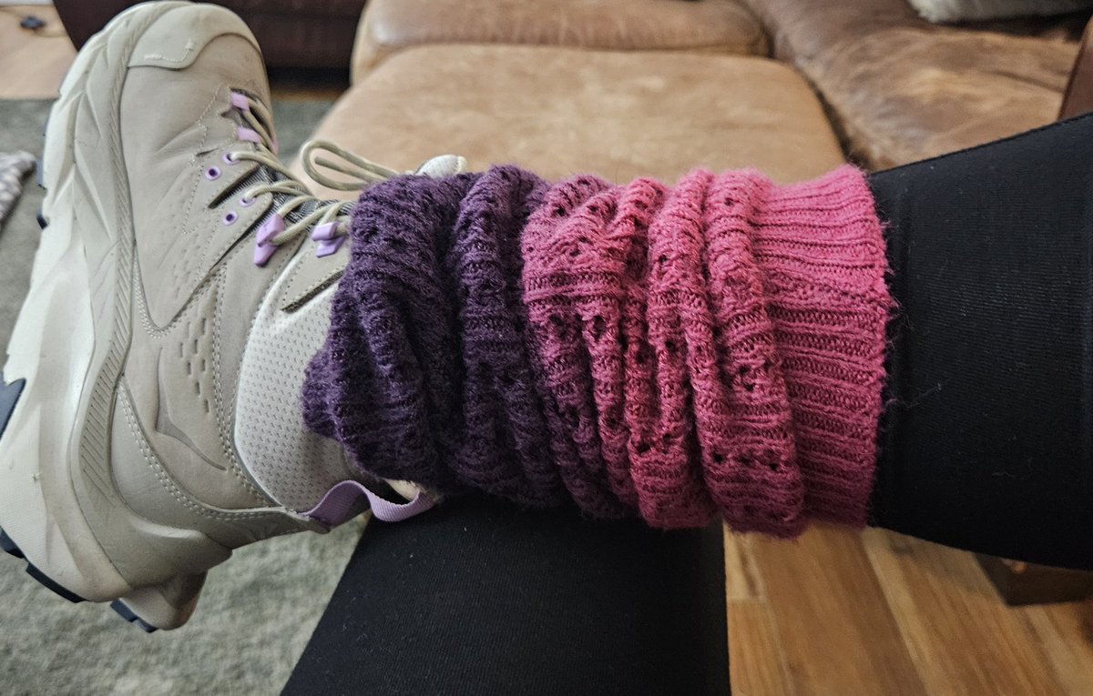 ebelfastmum's tweet image. No carpets downstairs. Always a good thing with 2 boys and a dog and a muddy clay garden.

Good thing too when you cba untying the boots you put on 5 hrs earlier for a walk...

#practical