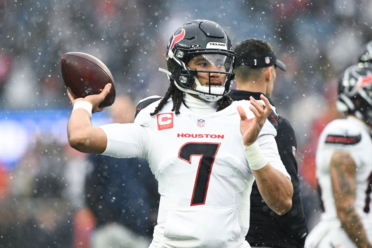 UnderdogNFL's tweet image. CJ Stroud so far in the postseason:

5 fumbles
3 INT (1 pick-6)
2 TD