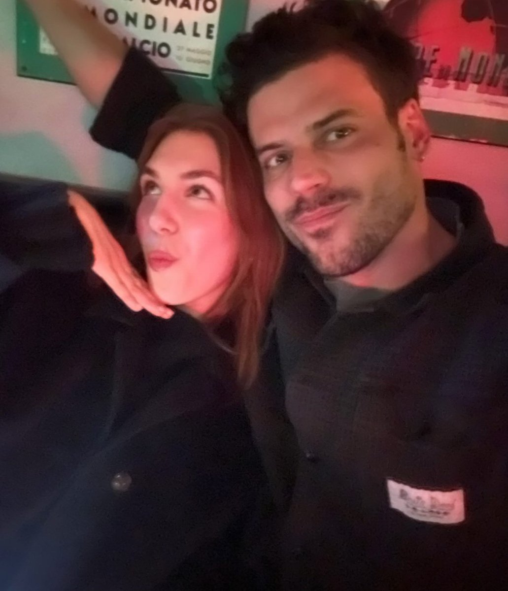 lucrezia's tweet image. still not over this gag