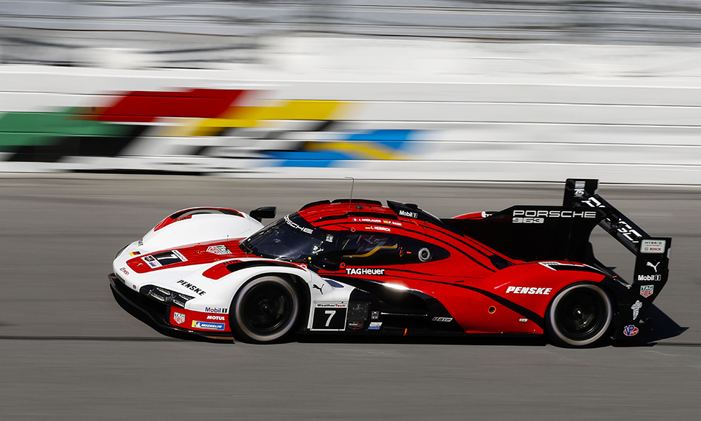 sportscar365's tweet photo. ✅ ROAR TEST CONCLUDES: Porsche ended the Roar Before the @Rolex24Hours test with a lockout of the top three positions, as on-track action wrapped up on Sunday with a rain-impacted Bronze session.

➡️ https://t.co/Zvvqq0IsQG #IMSA https://t.co/fYg3Ok9O7p