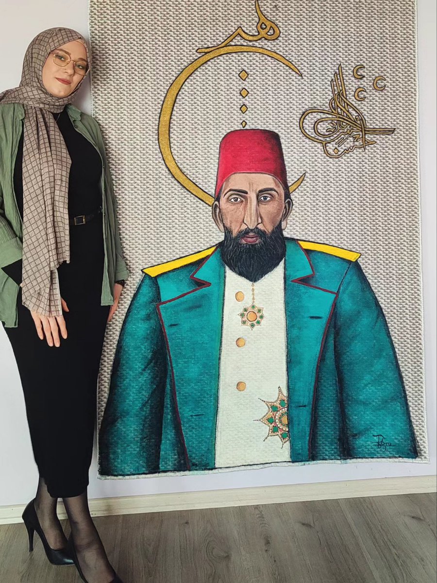 ebruoguz_53's tweet photo. Halı üzerine akrilik boya ile Sultan Abdülhamid Han portre çalışmam
.
.
.
#artist #portreçizimi #sultanabdülhamid #abdulhamid #padişah #halısanatı  #portre #sanat #çizimlerim https://t.co/OFlBIGTd1H