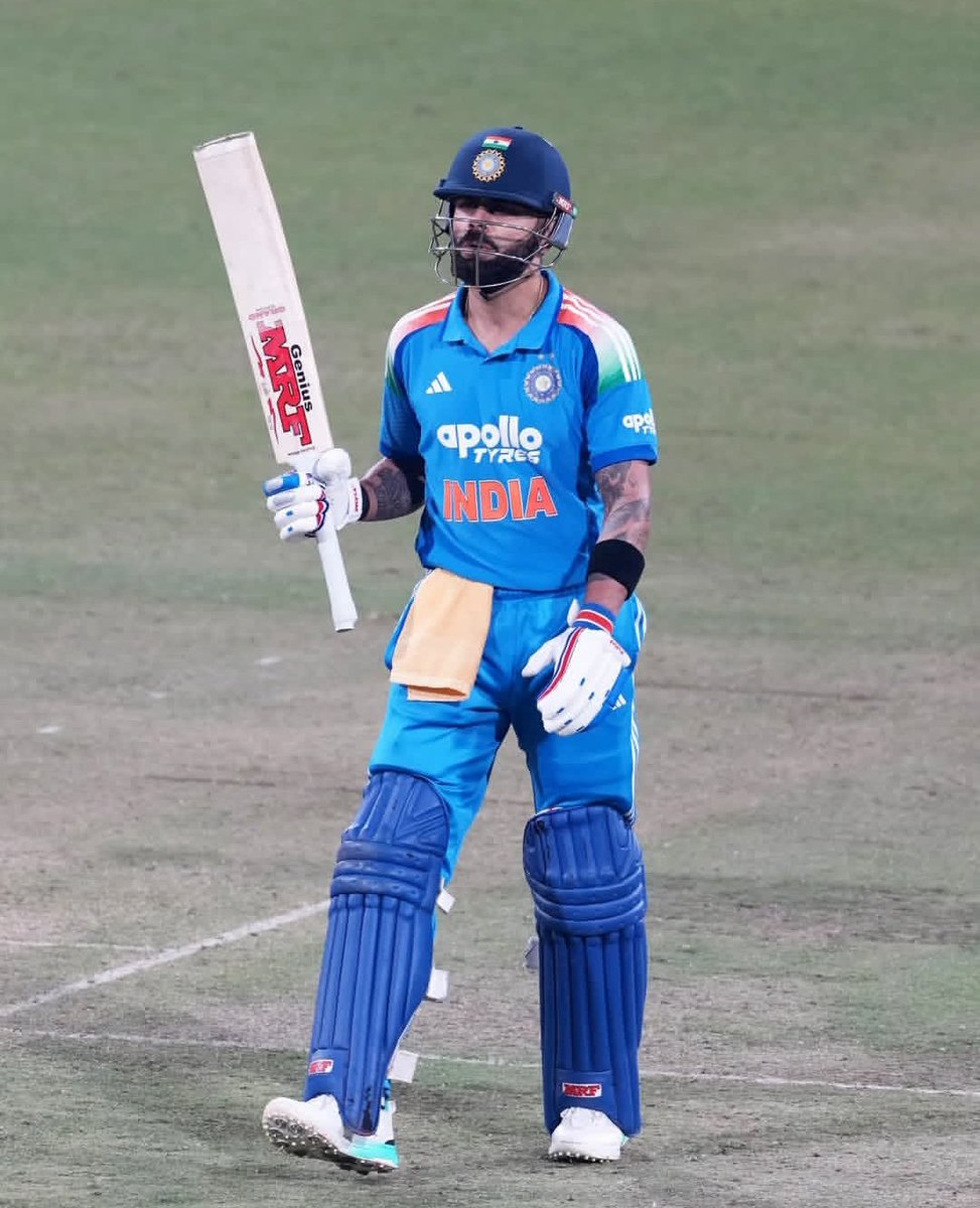 Navneetpatel009's tweet photo. "Sometimes we just think how good Kohli is? Man can bat when team was in such a tragic situation, Can bat with bowlers and create great partnership and can go for chase from unexpected situation, Just gonaa accept the fact that man is certified"

#indvsnewzeland #ViratKohli𓃵 https://t.co/owXLcBctd0
