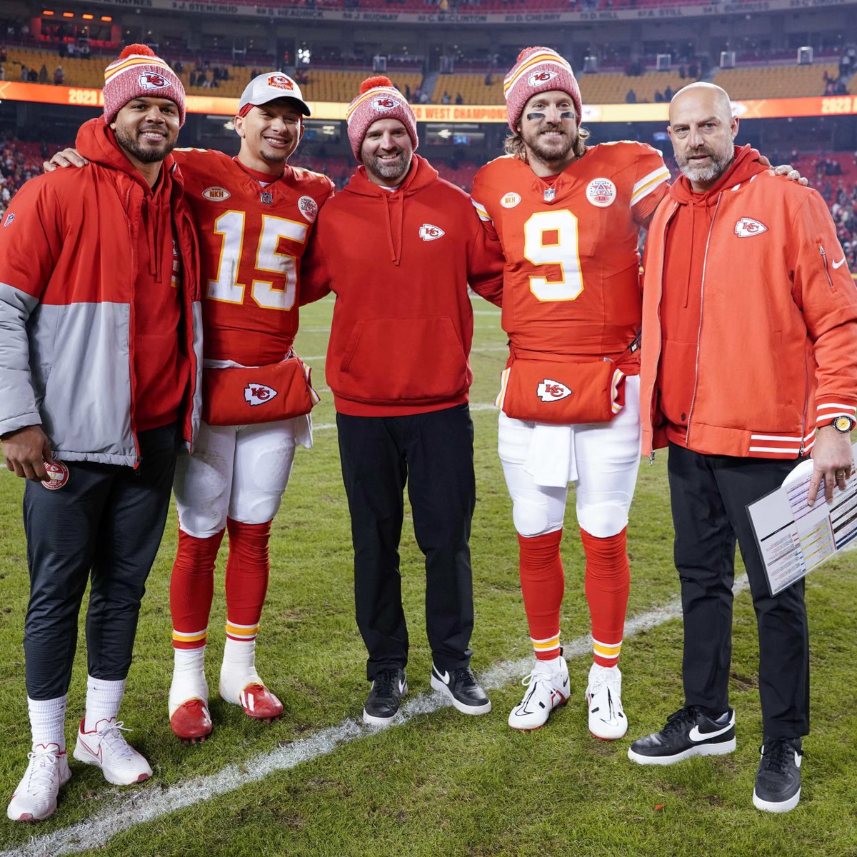 SharmSports's tweet image. A potential Matt Nagy staff with the #Titans:

HC - Nagy
OC - David Girardi (Currently Chiefs QB coach)
DC - Joe Cullen (Currently Chiefs DL coach)

Thoughts??? #TitanUp