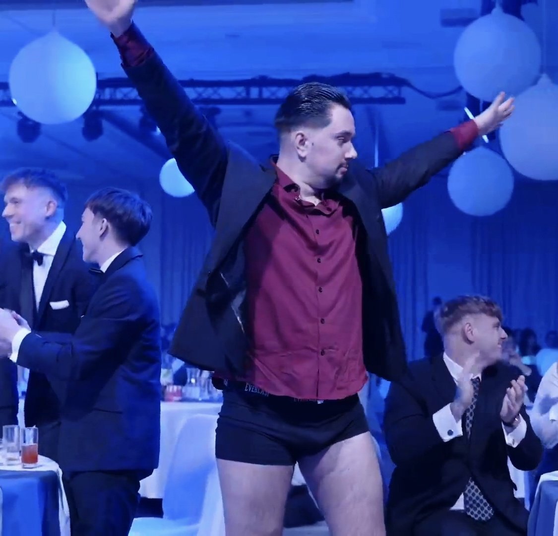 <a href="/shiniwaifu/">Shini🥺🔪</a> bardzo dobra decyzja, że nie przyjełaś oświadczyn

#zloteantosie2025 #ZłoteAntosie