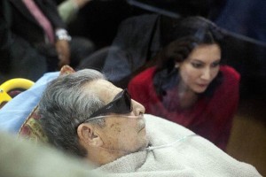 ¡Revivan a Rios Mont!
Pero para que sea hombre, enfrente el juicio y lo vuelvan a declarar culpable de genocidio.