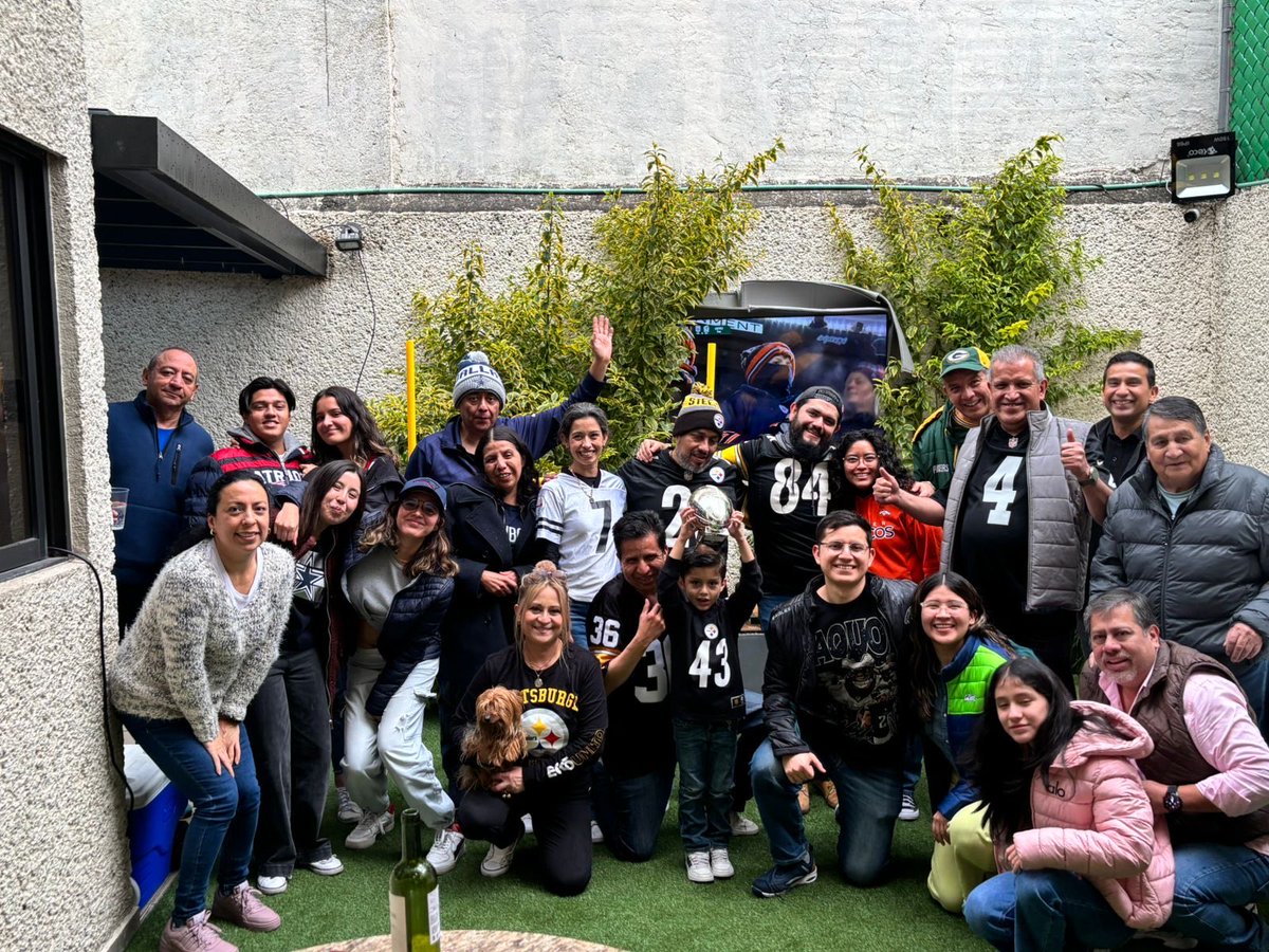 Sanchez_Soc's tweet photo. #NFLEnTelevisa https://t.co/QrKOgoTsPW