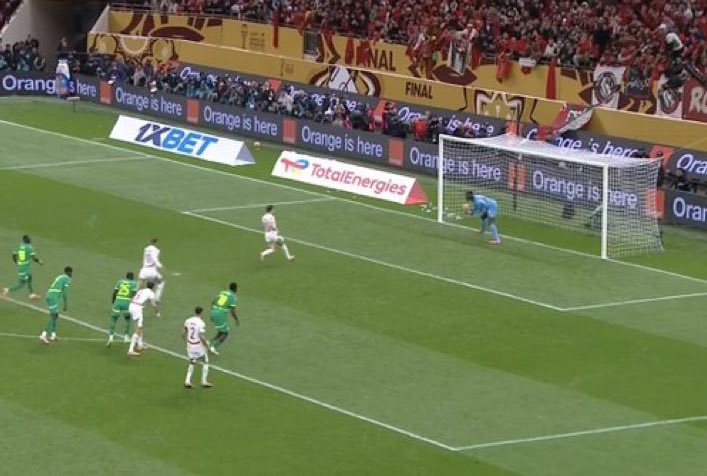 FrenchRapUS's tweet image. 🚨 OH MON DIEU !!!

BRAHIM DIAZ RATE SA PANENKA À LA 120E MINUTES EN FINALE POUR OFFRIR LA CAN AU MAROC 🤯

MAIS QU’EST CE QUI SE PASSE CE SOIR ???