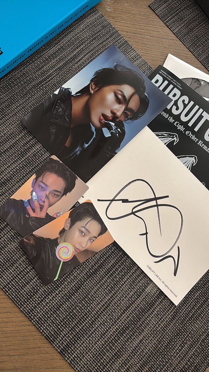 BerryBaBaBeBo's tweet image. MY PULLS + NIKI SIGNATURE AAAAAA THANK YOU @LopsidedKnight