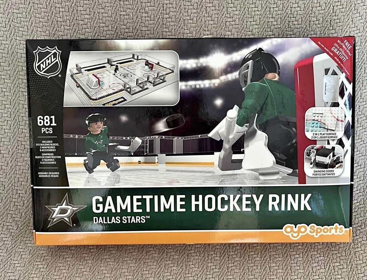 SlapShotNation's tweet photo. Selling Dallas Stars rink for $140 it’s sealed, rare, and LEGO compatible! #texashockey #nhl #oyo #oyosports #hockey #stars #dallasstars https://t.co/g061cQTuwP