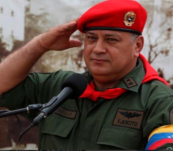RedPichacosa's tweet image. Nuestro querido hermano Diosdado Cabello, es símbolo de lealtad absoluta con la revolución bolivariana !!!
El pueblo chavista no es presa fácil del engaño!