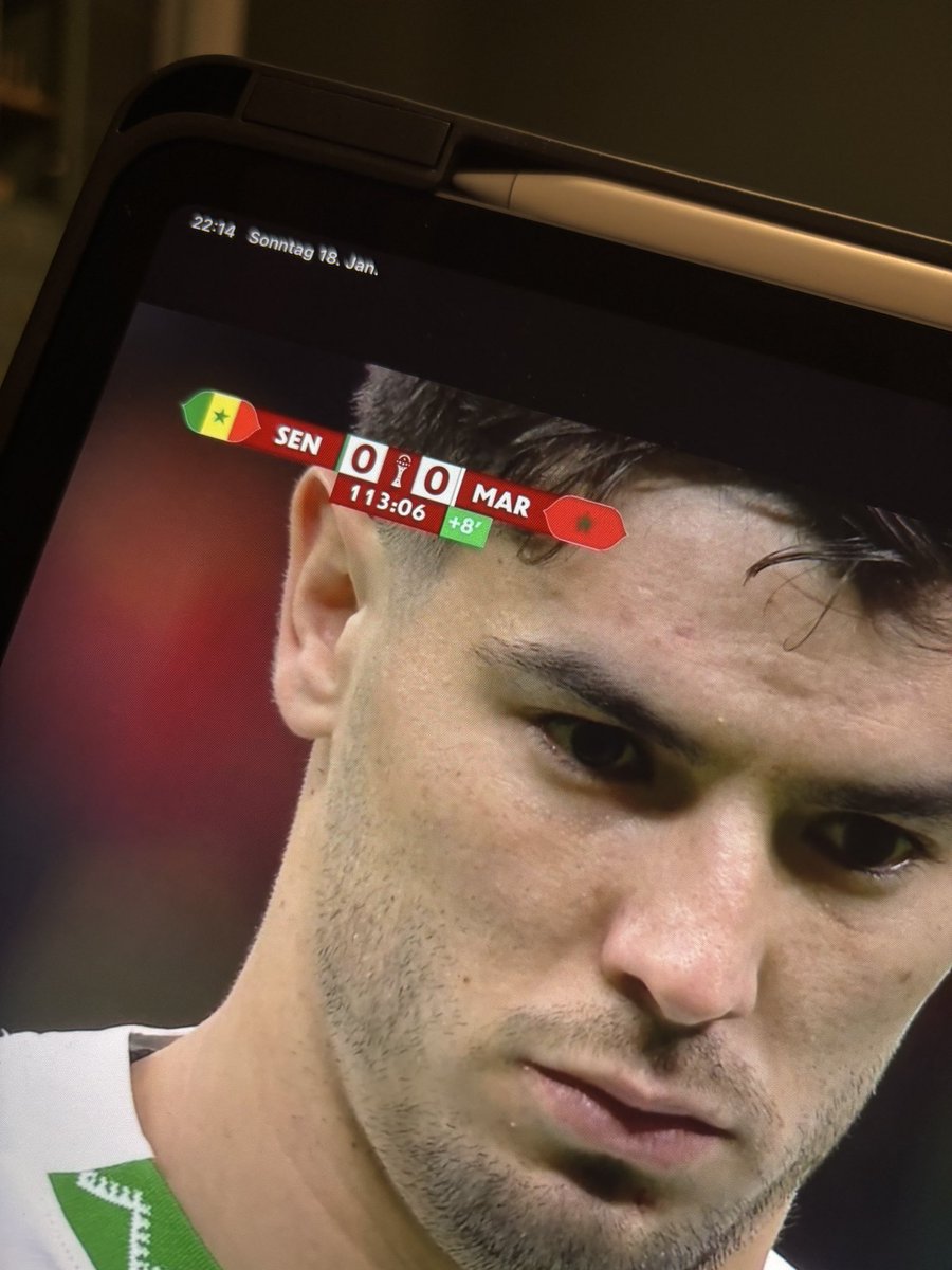 KanonenfutterDE's tweet photo. „Jo den lupf ich jetzt“ #AFCON2025 https://t.co/CyQlMPBDAu