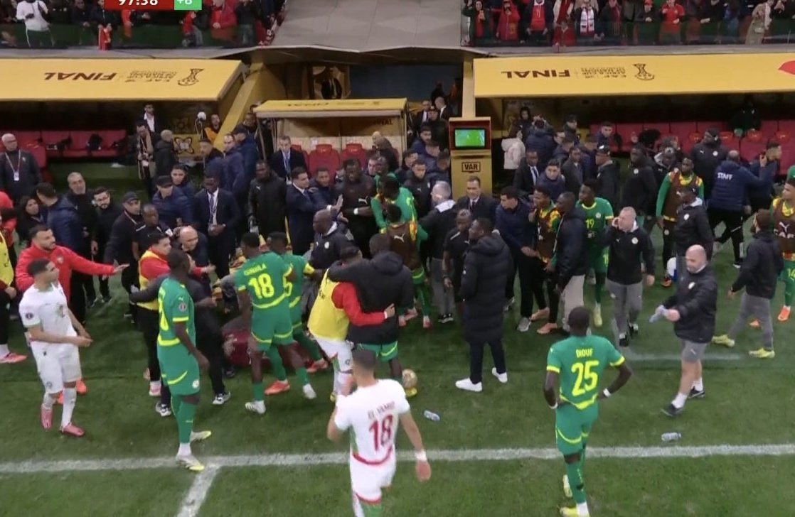 ⚽️‼️‼️IT'S KICKING OFF!!!!

Every Senegal player is FURIOUS with the referee 

Their goal got cancelled and now Morocco have a penalty 

#AFCON #AFCONFinal #AFCON25
 #AFCONFinal