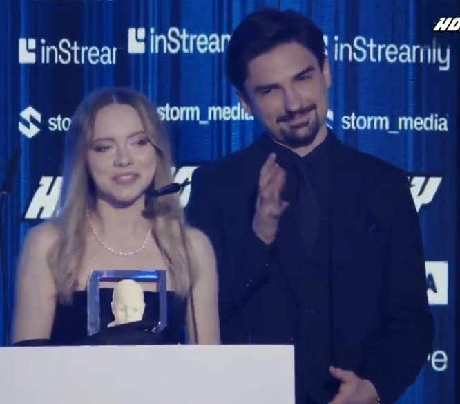 Izka🦦 tweet media