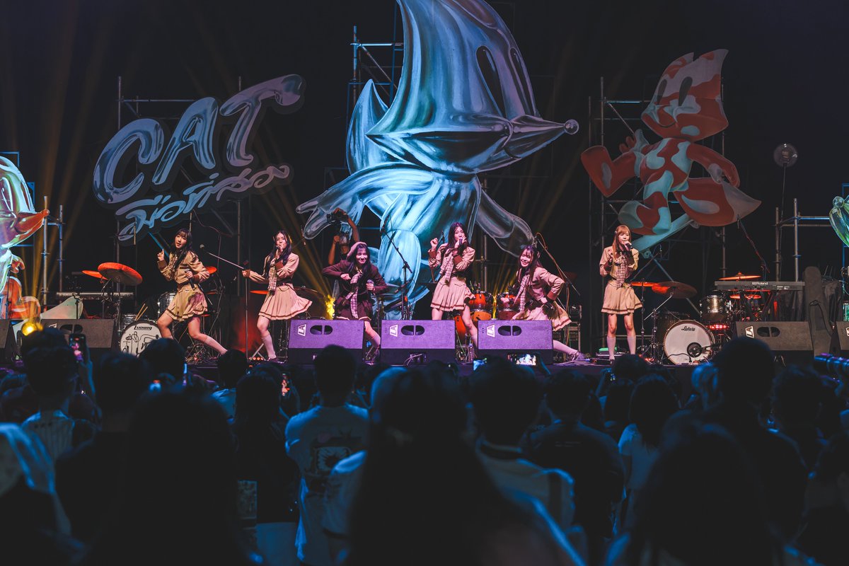 SkipWorkfor48TH's tweet image. BNK48 @ CAT มือ 2 [2026-01-17] (JANRY Part)

ได้ถ่ายรูป แจนรี่ ในเวทีใหญ่ซะที
ชอบแสงไฟของเวทีคอนเสิร์ต
ที่ประกอบเวทีขึ้นเพื่อจะจัดคอนเสิร์ต
แสงมันมีความฉูดฉาด ตระการตา

อัลบั้ม
tinyurl.com/entsrk8f

#BNK48
#JanryBNK48