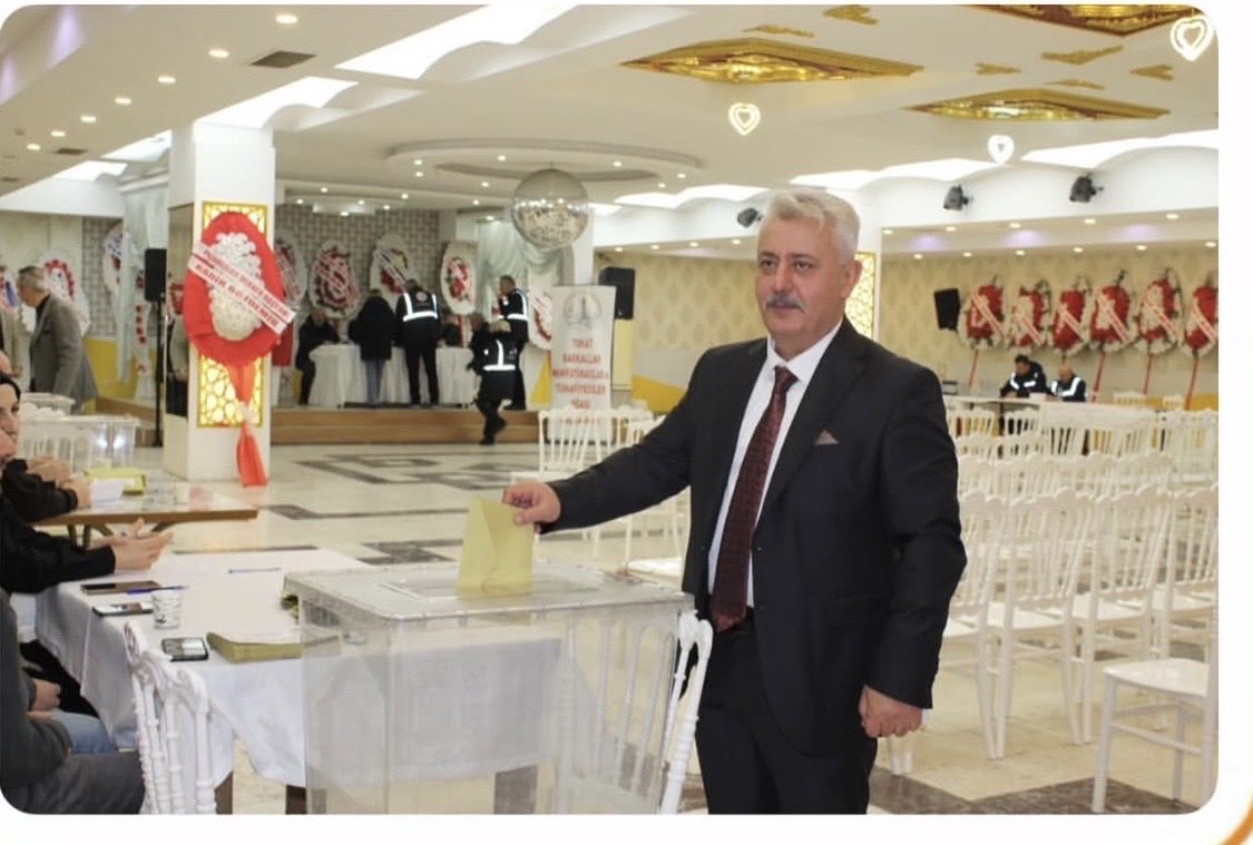 Şaban Kaya güven tazeledi !

Tokat bakkallar odası seçiminde 900 oyun tamamını alarak başkanlığa tekrardan Şaban Kaya ve yönetimi seçildi