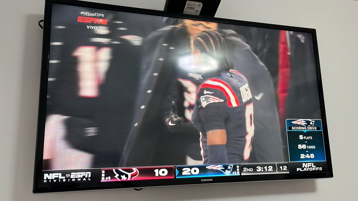 Jacksonvsb1986's tweet photo. Melhor jogo com a melhor transmissão!!!! #NFLnaESPN https://t.co/LIf1zX6SAI