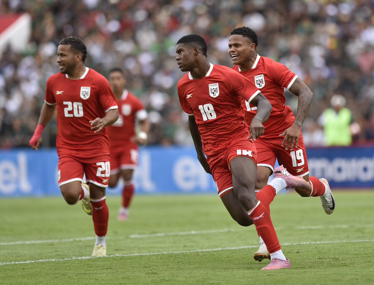 fepafut's tweet image. Debut Goleador 🖤🦢

Kadir Barría se estrena por la puerta grande con #PanamáMayor🇵🇦 con el gol en su debut en su primera intervención en el partido.

🇧🇴0-1🇵🇦

🏟️ Estadio IV Centenario, Tarija 🇧🇴 
📺 @tvmaxdeportes y @deportesrpc 

#MásPanameñosQueNunca🇵🇦