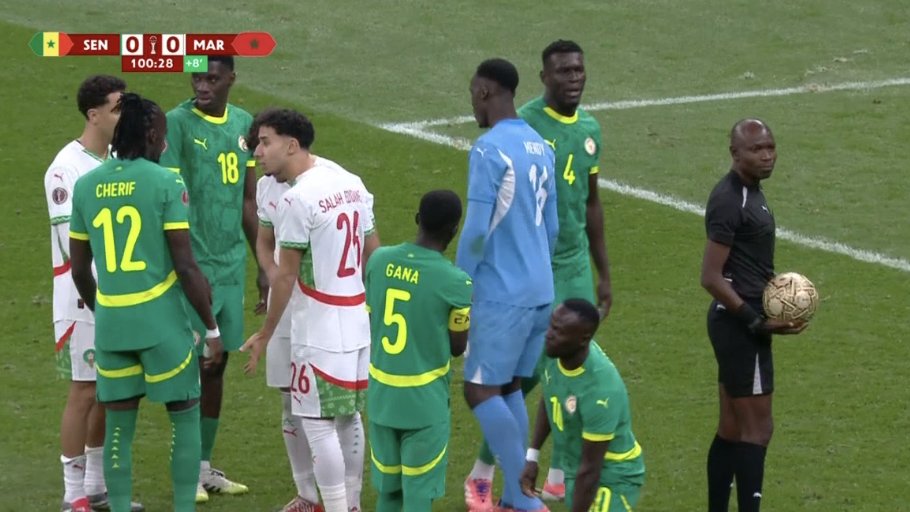 This Refree is a total shame to Africa.......Robbery in broad day light, he must be related to Museveni, Cancelling the Senegalese goal and Lobbying a penalty for Morocco 🙄🙄