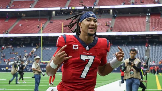 𝑨𝒏𝒕 tweet media