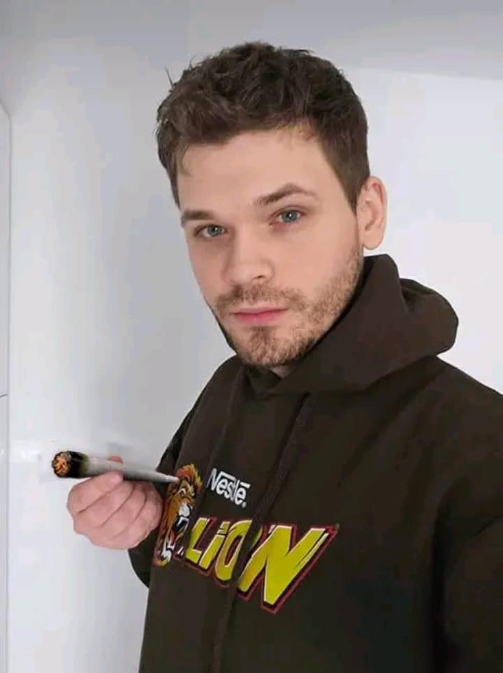 Karol Dżonson tweet media