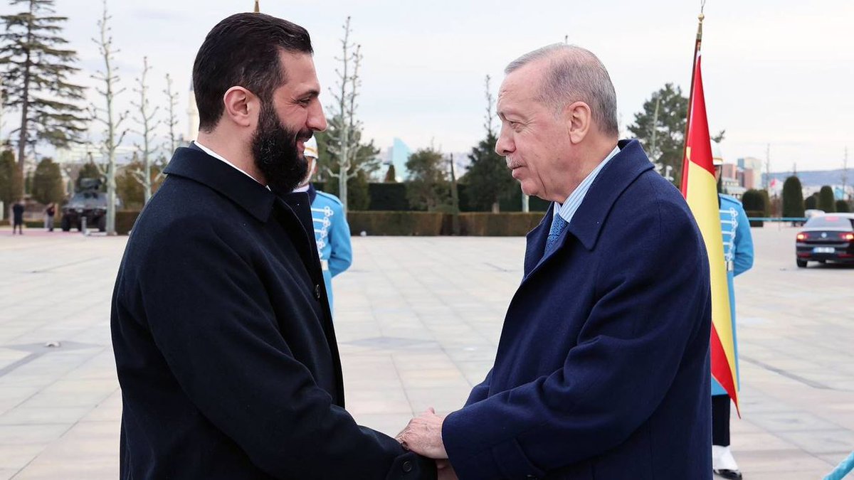 Türkiye devlet başkanı Erdoğan,
Suriye devlet başkanı Ahmed Şera
Suriye'deki son gelişmeler hakkında görüşme sağladı.