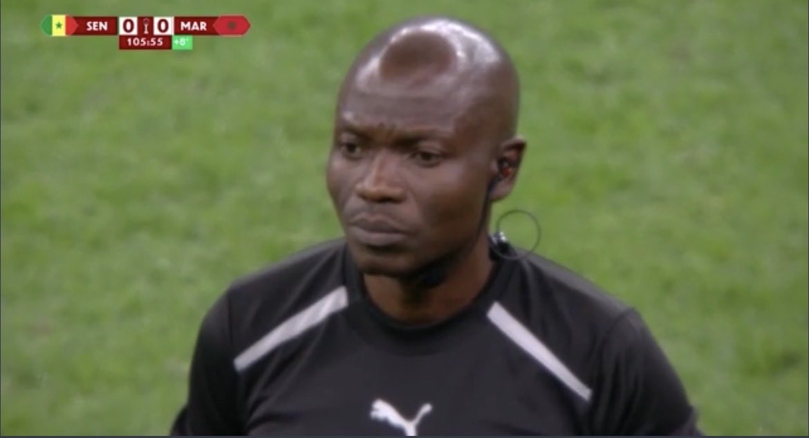 LTwodat's tweet photo. ⁦@CAF_Media⁩ ⁦@CAF_Online⁩ #Afcon who is he?
Shameful!
Senegal scored genuine goal you disallowed and goes on to award penalty to host. Who taught you that?? https://t.co/YYhJ5tp9uf