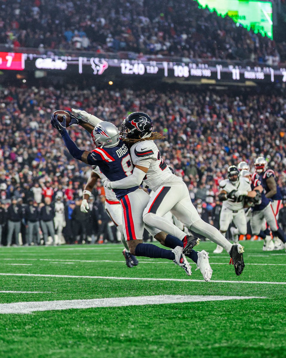 This placement from <a href="/DrakeMaye2/">Drake Maye</a> 👌