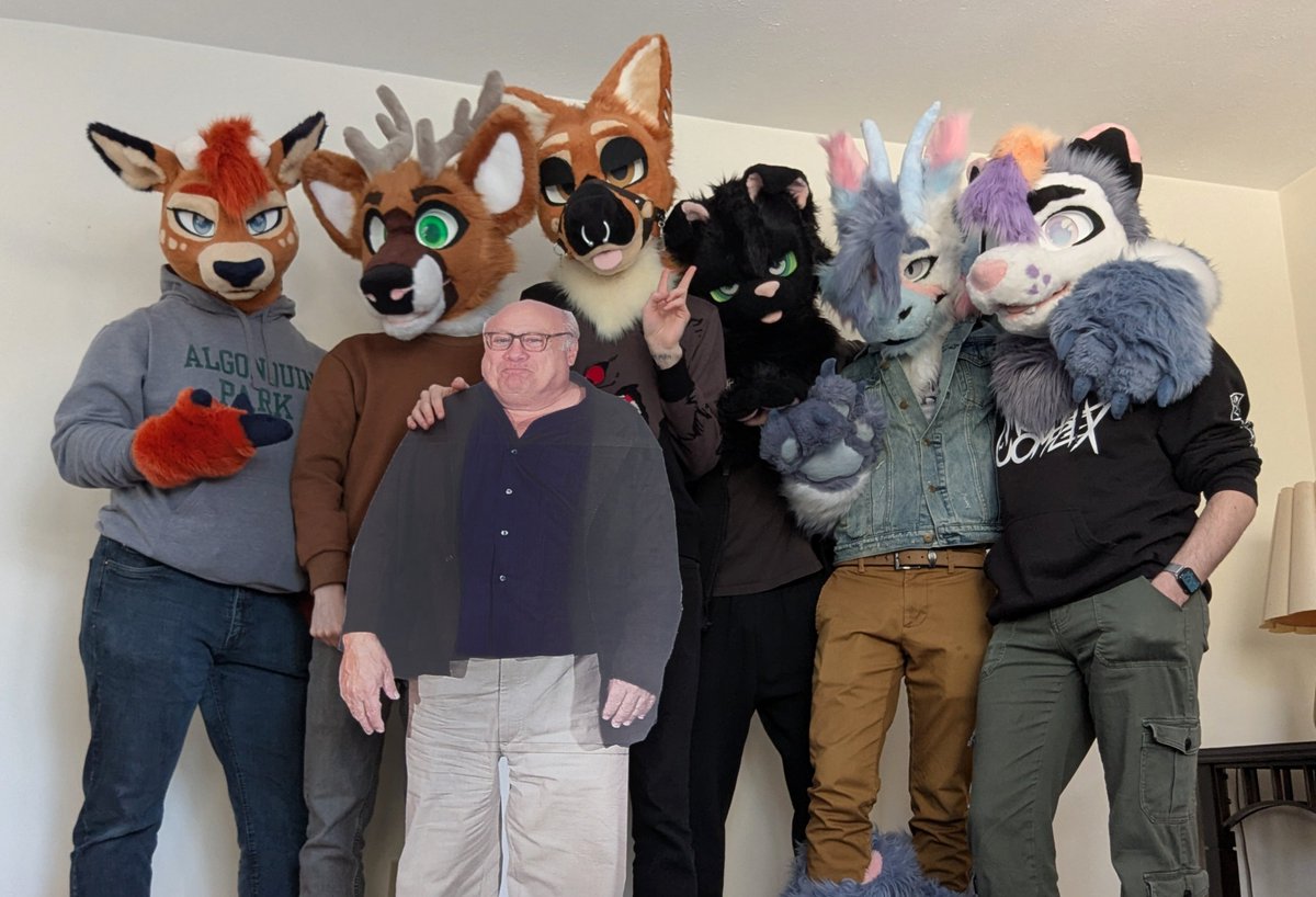 kellyfloof's tweet photo. there's always that one friend that forgets their suit 🙄 @DannyDeVito #fursuiteveryday https://t.co/44B88mDEFl