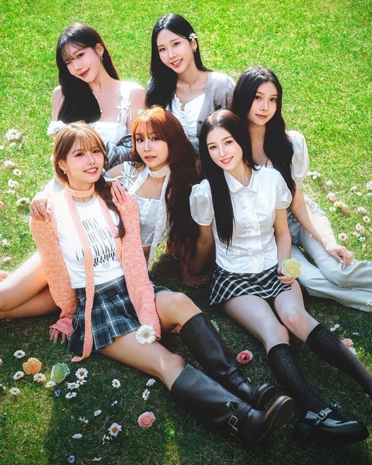 nugupromoter's tweet image. MOMOLAND are going to be making their comeback with the Digital Single 'White Spring' on January 23rd, 6PM KST