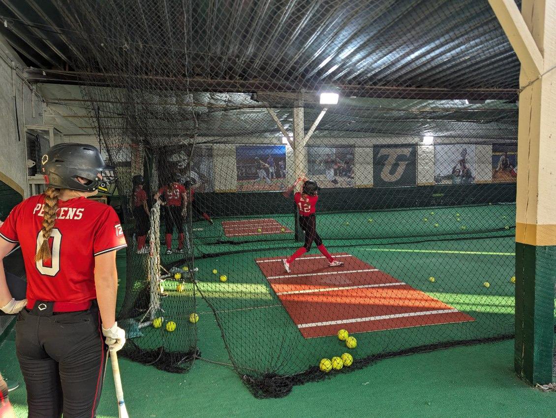 T2Chelenyak's tweet photo. The girls had a great day at the team camp at Tiffin University. They started the day with a hitting session with some players and coaches and then played three games. Thanks to the coaches and players for a great camp!
@TiffinUSoftball @Paige_McMenemy https://t.co/Pkgp4ckviw