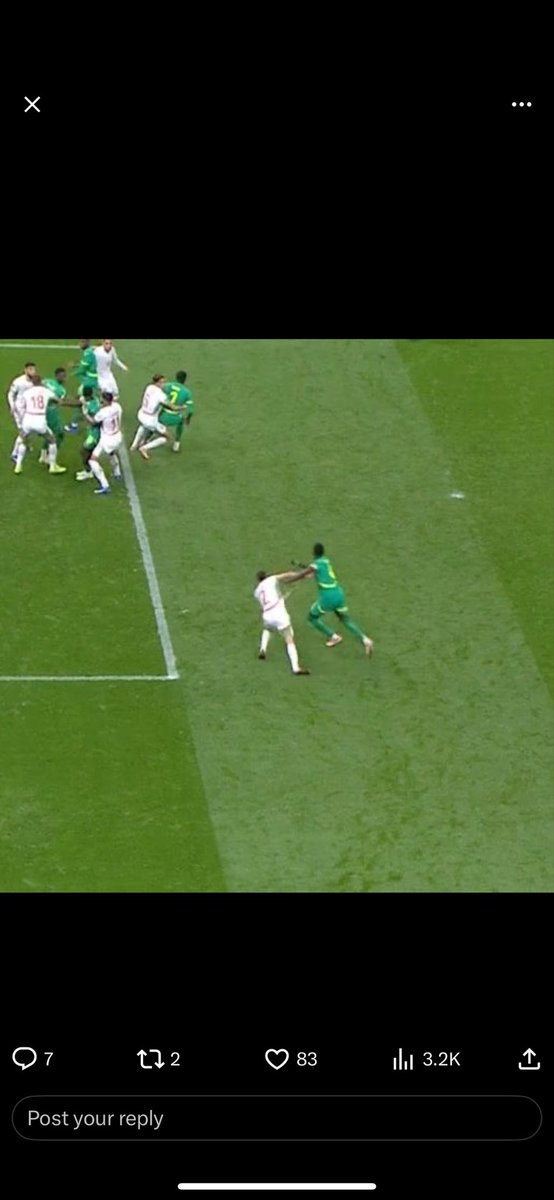 TChikanyairo's tweet photo. @MabGee26 @thomasmlambo if that was a clear penalty then this is a goal https://t.co/uIIOm1NqAE