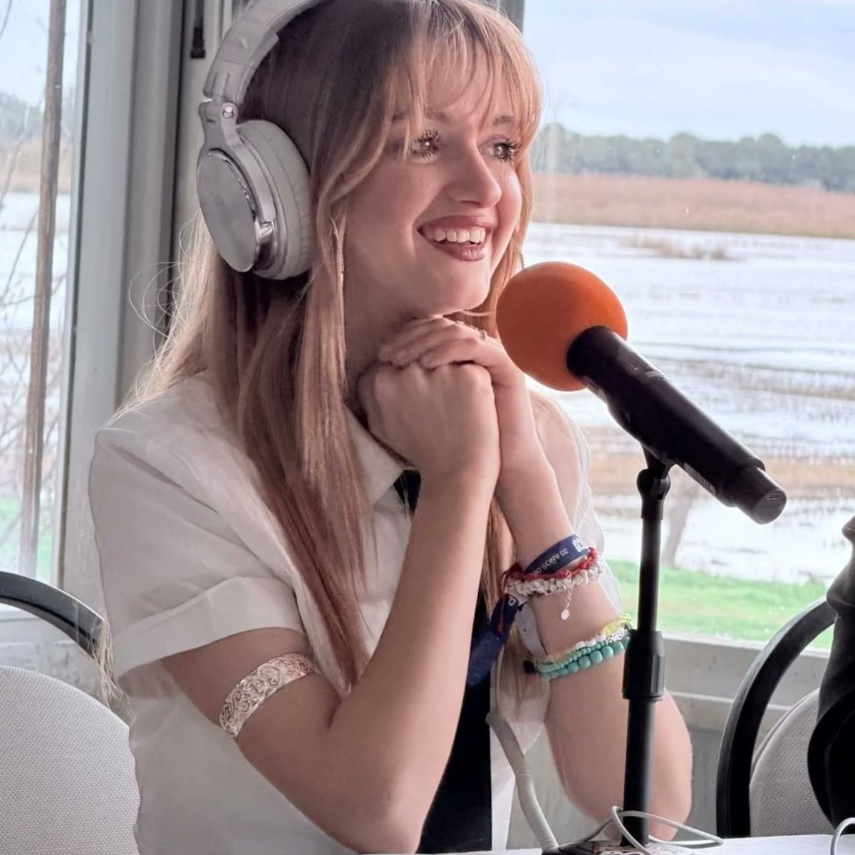 casanistas_'s tweet photo. 📸 | Publicación de Pop Lasser. 🎙️
«Entrevista a una pedazo de artista como es Lucía Casani en el mejor restaurante del Palmar, Restaurante Albufera.»
@Lucia_Casani #AMiAire #PopLasserFM
#Albufera #LucíaCasani18E
👉🏼https://t.co/iQrMaUGgYS https://t.co/kNspgvNikh