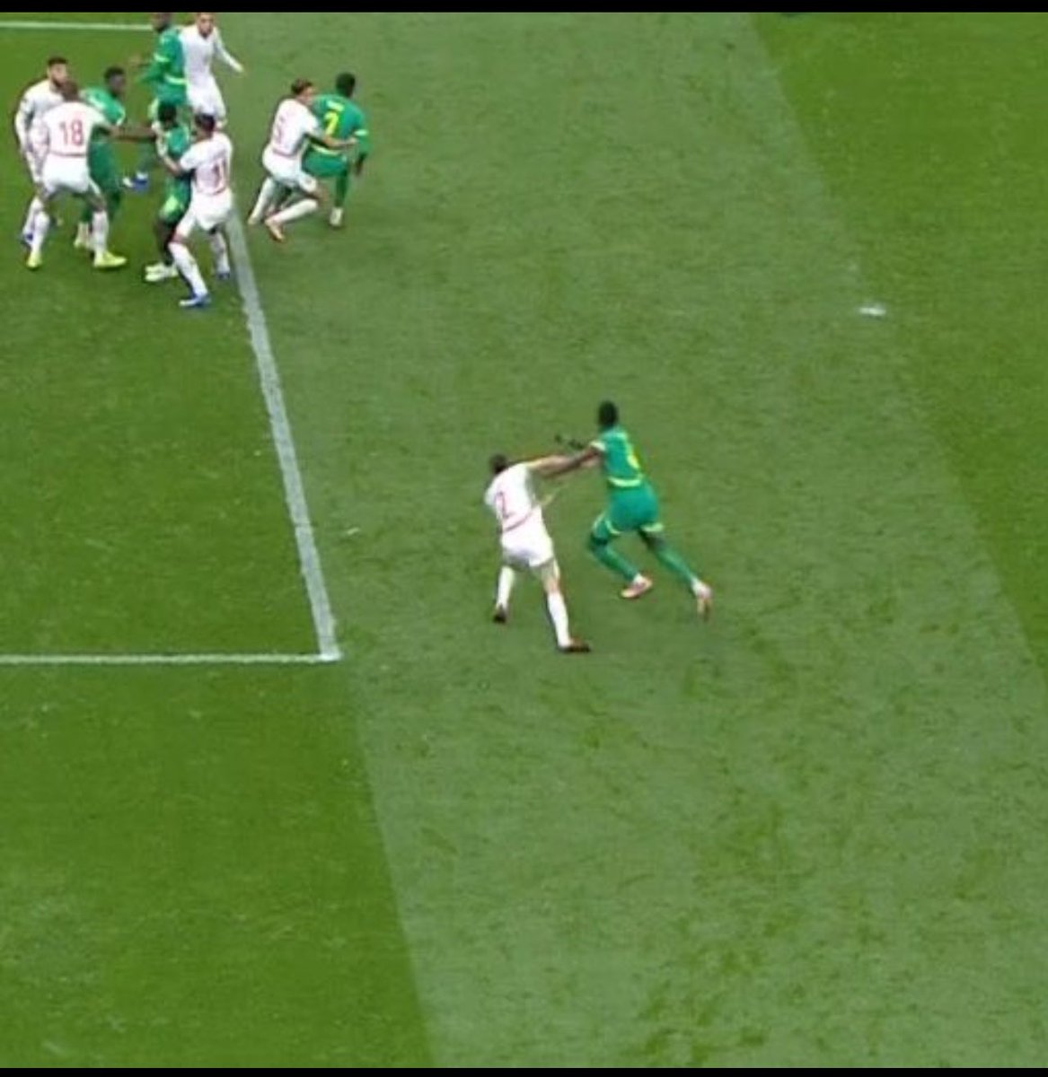 TChikanyairo's tweet photo. @suro_nyame1 @SaddickAdams How is this not a goal then https://t.co/eHRLABLHVl