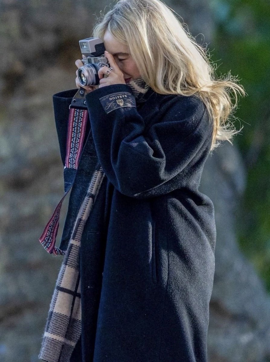 teambrina's tweet image. she’d do so well in a romcom