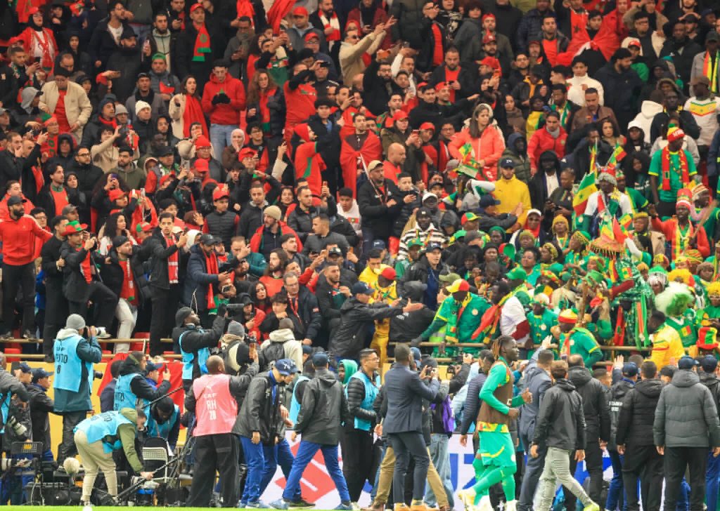 MadukwePrince's tweet photo. Morocco 🇲🇦 get ref and whistle , Senegal get action and craze … #AFCONFinal https://t.co/xD6LgPFhls