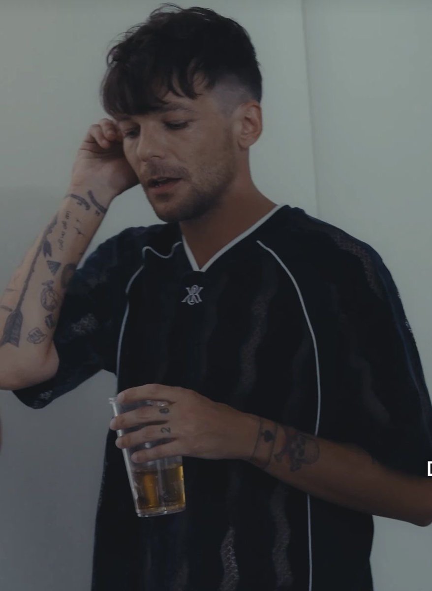 louisforsuree's tweet photo. GETTING READY                  TO MAKE HISTORY https://t.co/AkalXFji7N