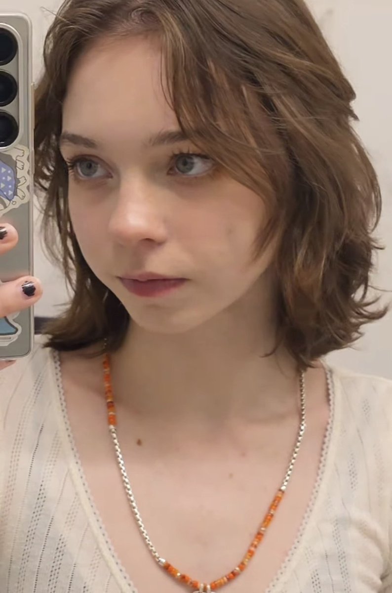 pipravisamobi's tweet image. EMMA MYERS TÁ VIVA PORRA, MANO O TAMANHO DO CABELO?!?! CALA A BOCA