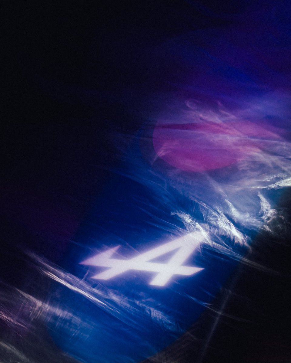 TearOffFR's tweet image. Alpine commence le teasing de la livrée de son A526 qui sera dévoilée vendredi… 👀💙🩷

(📸 @AlpineF1Team / #F1)