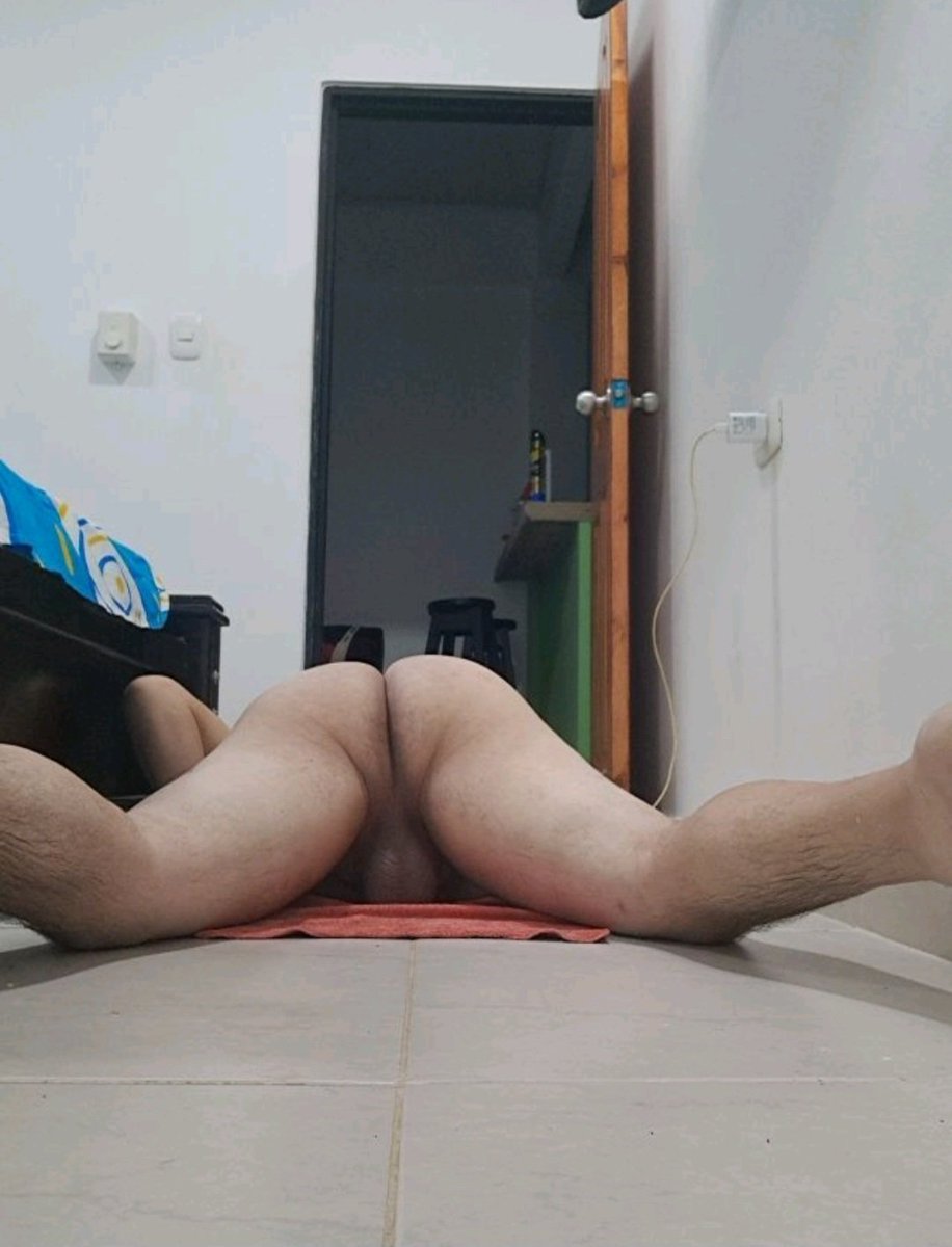 PabloG23283's tweet photo. @Modelo_82 Yo quiero sentarme ahí que es eso tan delicioso 😋 🤤 https://t.co/WUDJ5fK3t9